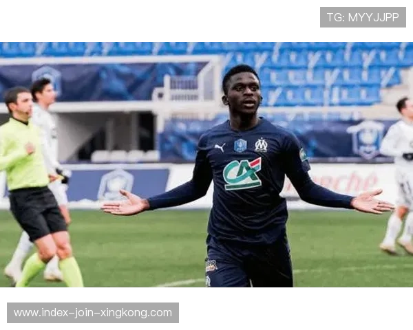 亚特兰大快节奏纵向渗透让中路完全暴露 亚特兰大快节奏纵向渗透让中路完全暴露