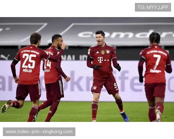 拜仁莱万中路支点回做队友推射入网 拜仁莱万中路支点回做队友推射入网